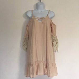 NWOT cut out shoulder lace sleeve dress